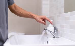 5 maneras de ahorrar agua en tu baño