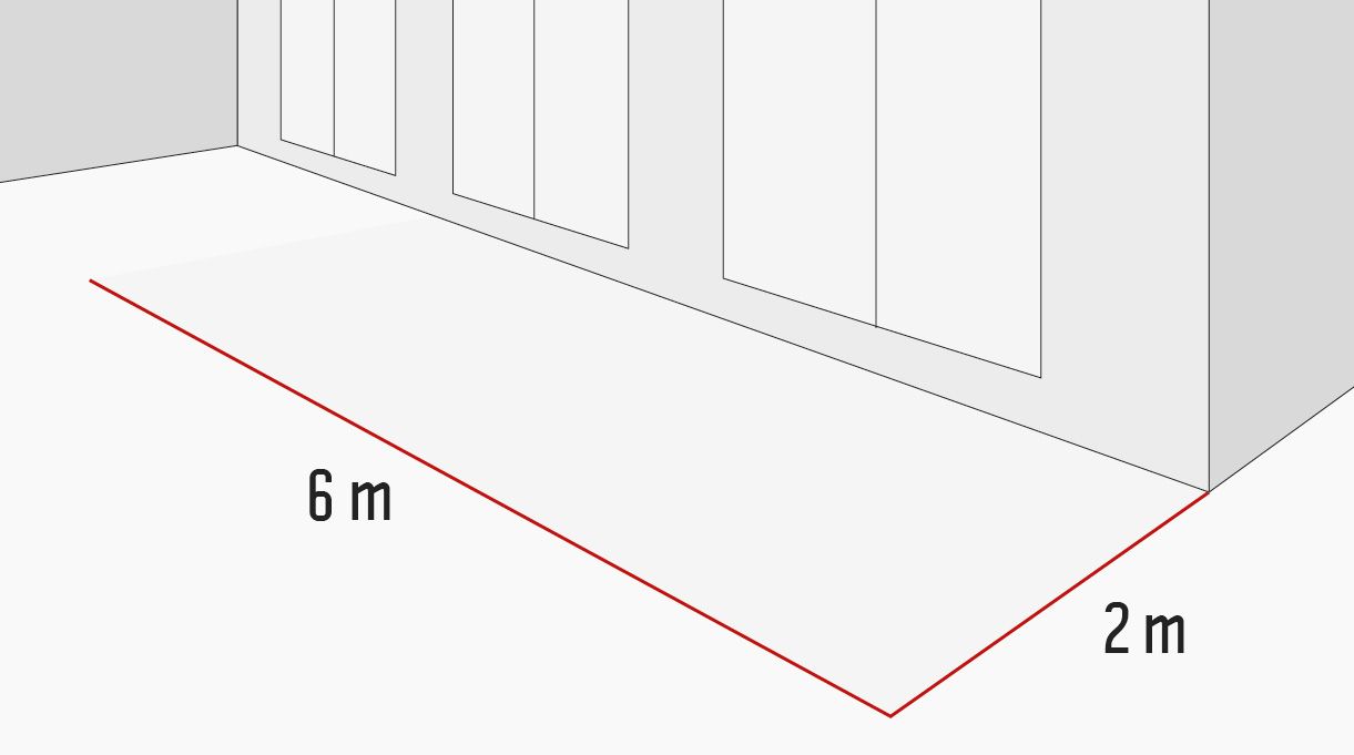 se ve un espacio delimitado de 6 x 2 metros, con una línea roja al lado del ventanal de una casa