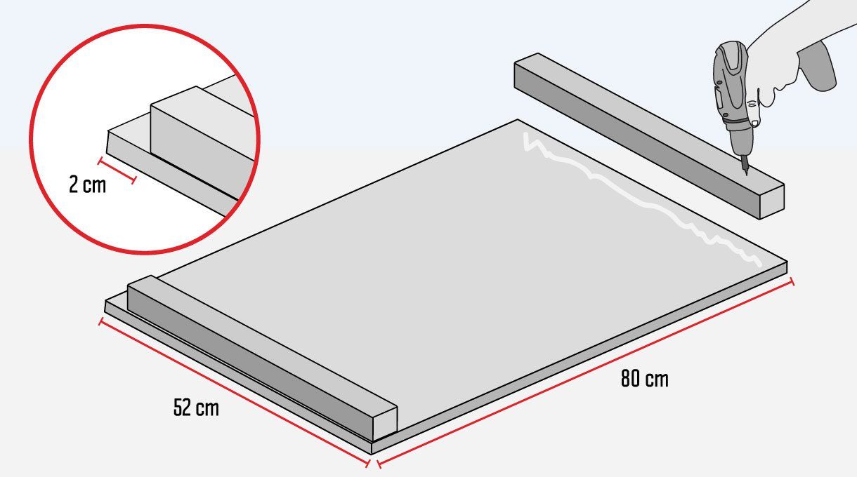 A los 2 laterales de terciado, que miden 80 x 52 cm, fíjale 2 trozos de pino cepillado de 50 a cada uno de los lados, dejando los 2 cm de diferencia en el lado inferior para hacerlo calzar con la base