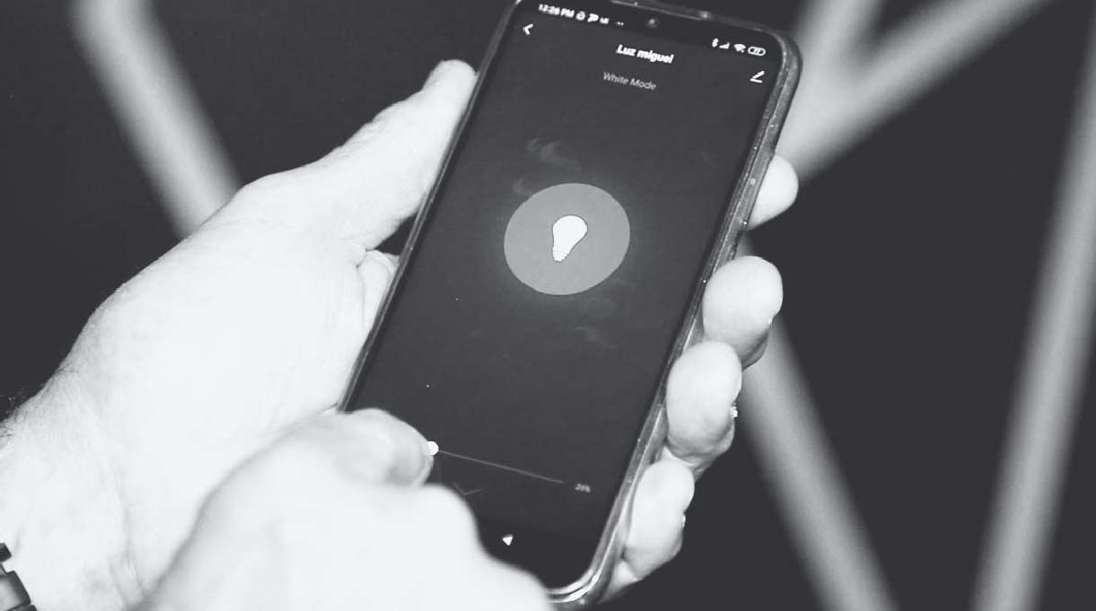 Celular como control remoto de la ampolleta led inteligente