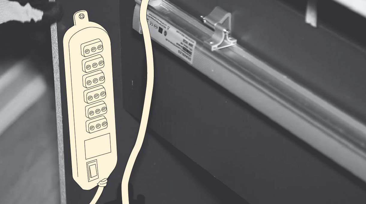 instalar alargados de 6 tomas en escritorio gamer