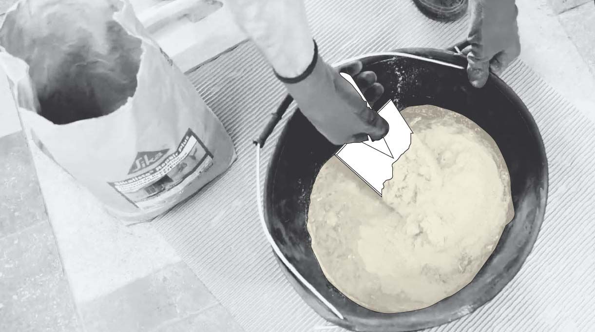 preparar el mortero con agua y revolver con una plana