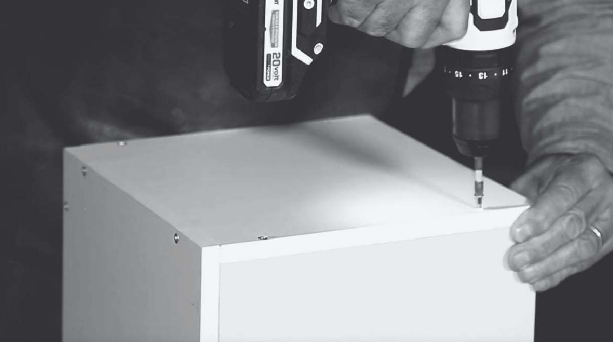 unir el frontal del cajón al resto de su estructura