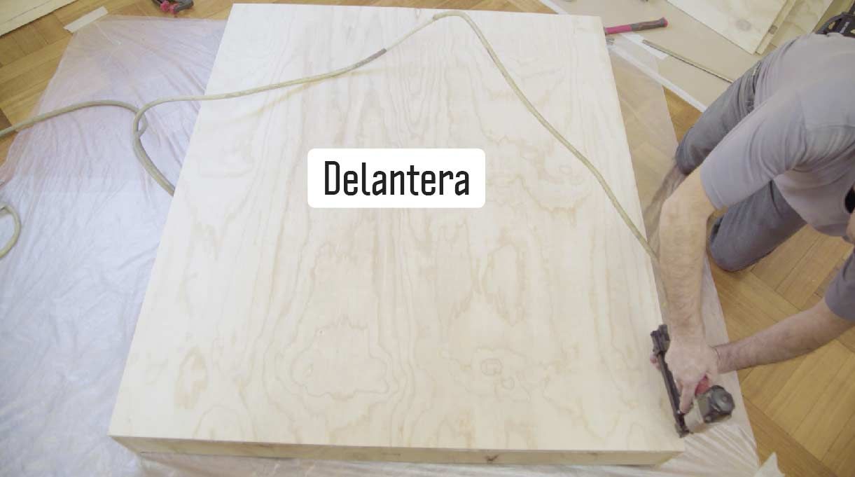 instalar la delantera del módulo central del maxi respaldo para cama