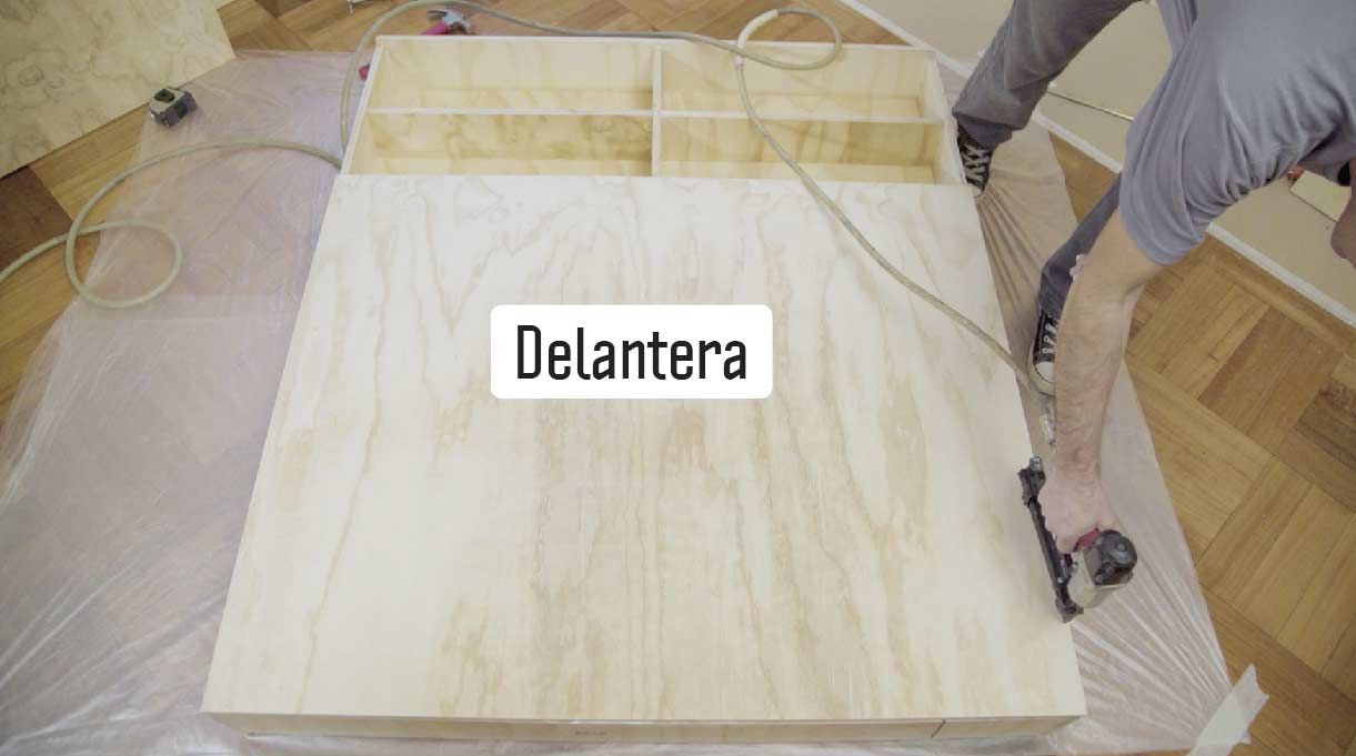 instalar las delanteras de los cortes laterales con engrapadora neumática