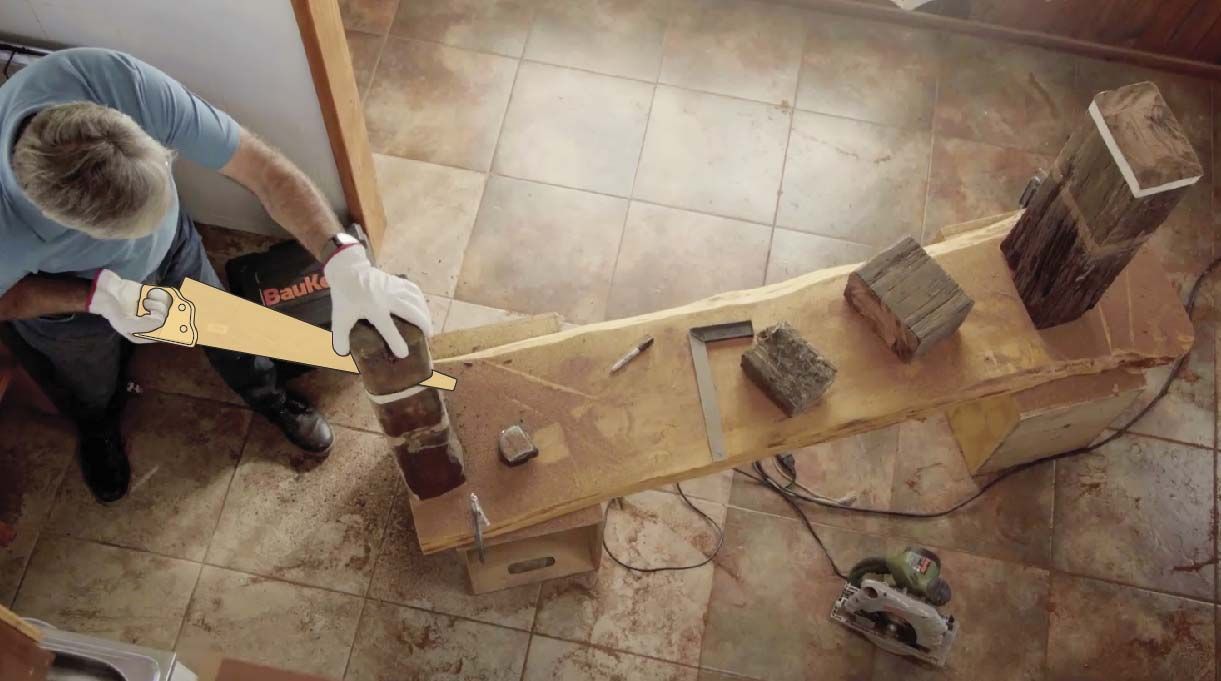 Como la madera es muy gruesa la sierra no da todo su ancho, por lo que irás rodeándola con la sierra y finalizarás el corte usando un serrucho