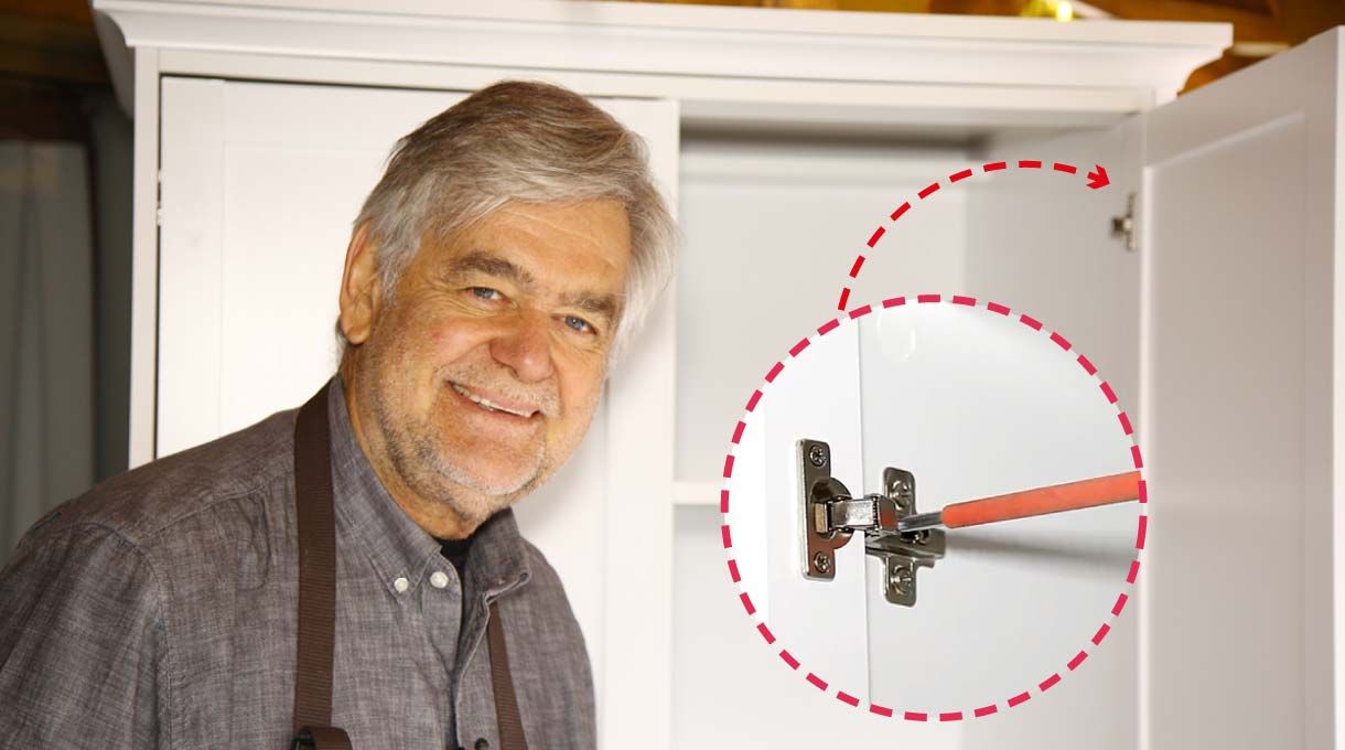 Tardel al lado de las bisagras de un mueble