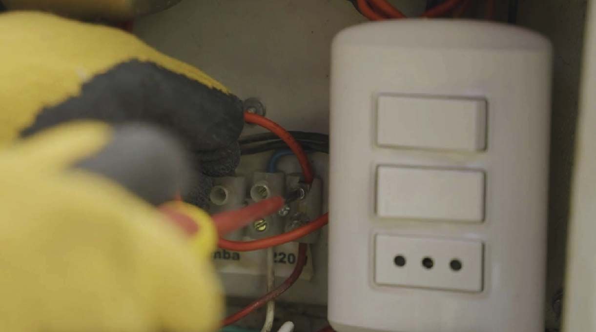 conexión de los cables de la caja de distribución