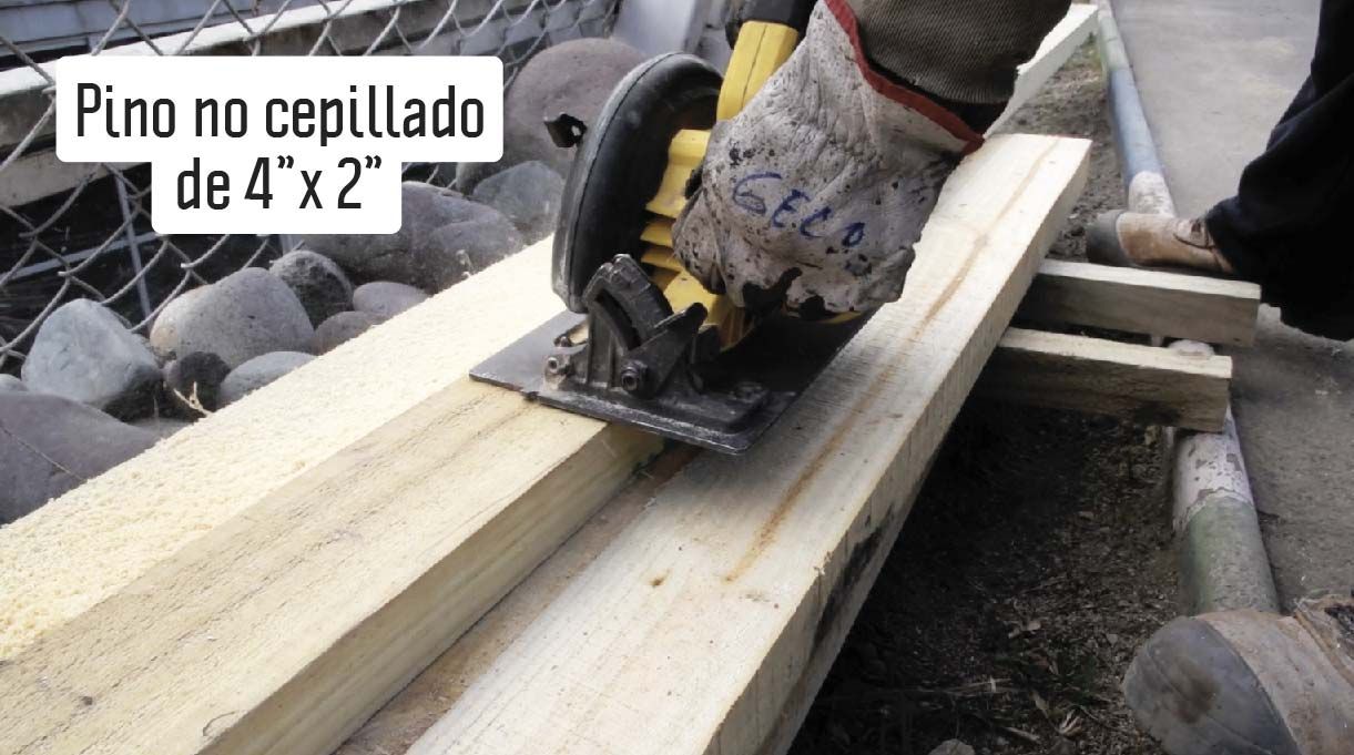 Imagen muestra el pino cepillado de 4"x2