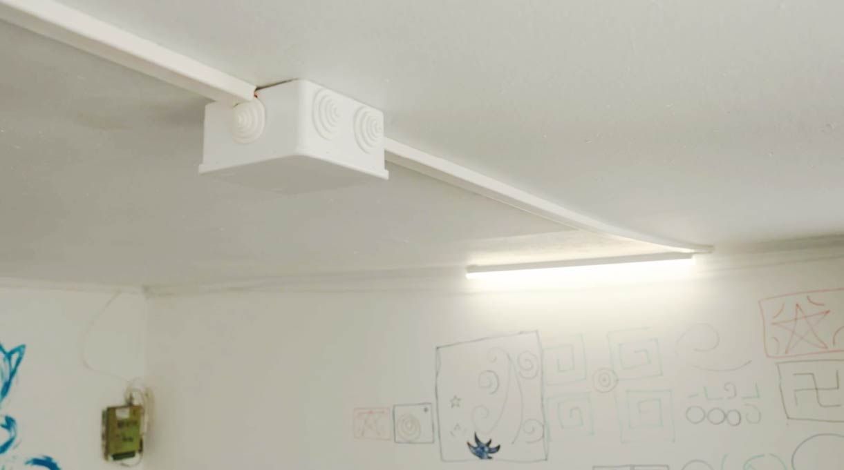 Canalización eléctrica sobrepuesta