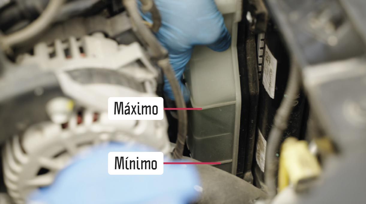 Líquido refrigerante, medición al costado del radiador
