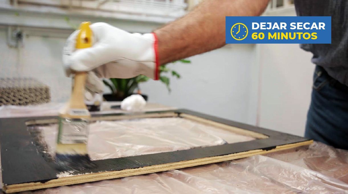 pintar_terciado y dejar secar 60 minutos
