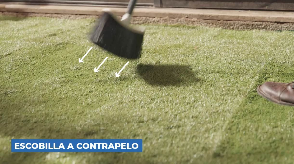 escobilla a contrapelo