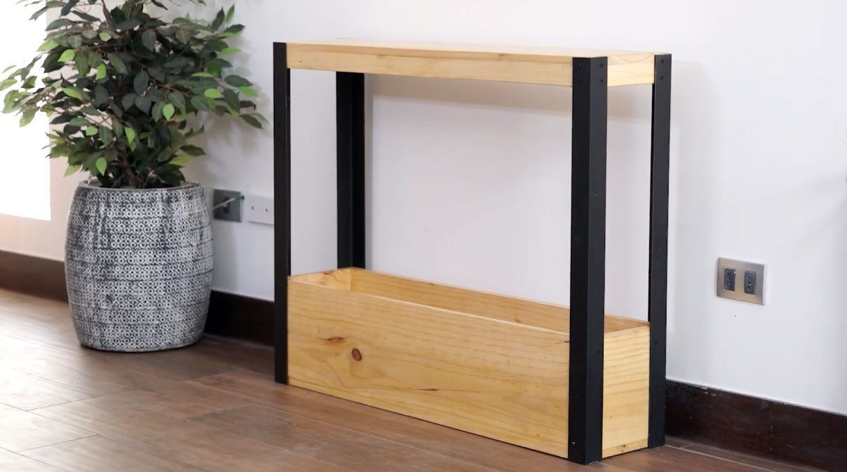 Mesa de arrimo con plantas