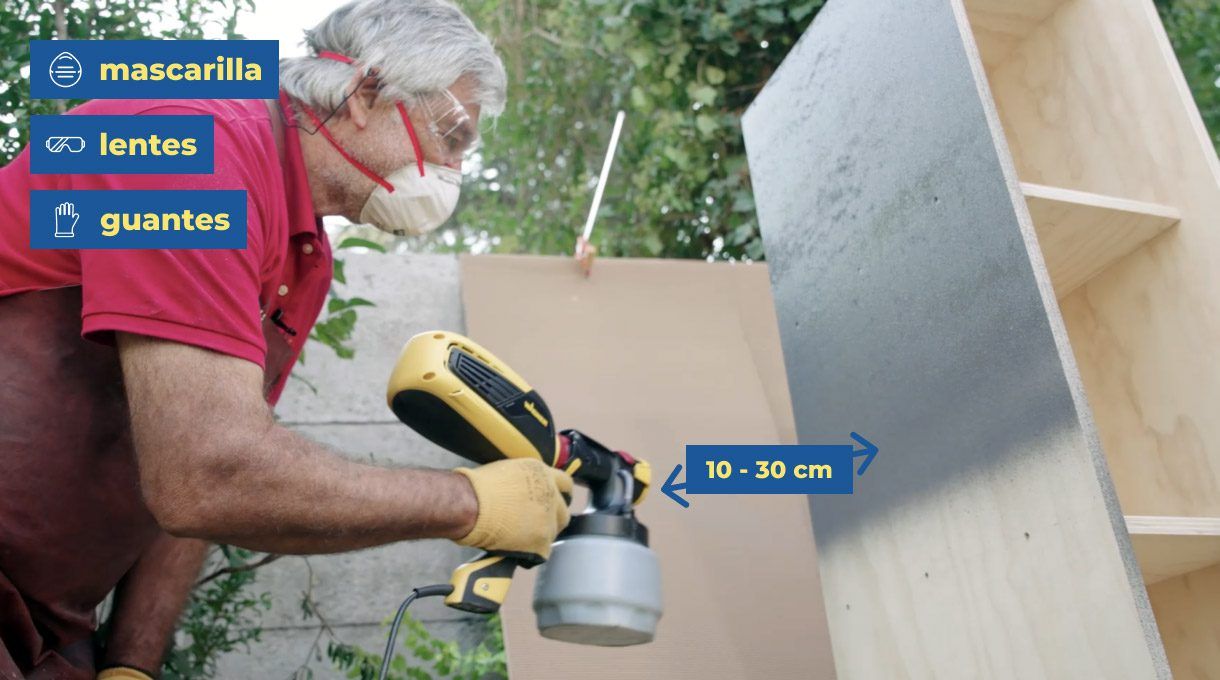 carga la pistola, usa EPP, y pinta a una distancia de entre 10 y 30 cm