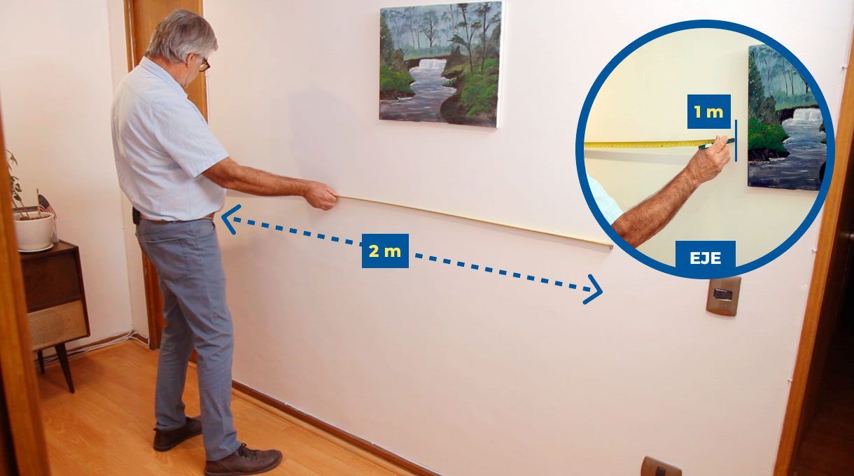 Medición de la pared donde irá el perchero y zapatero