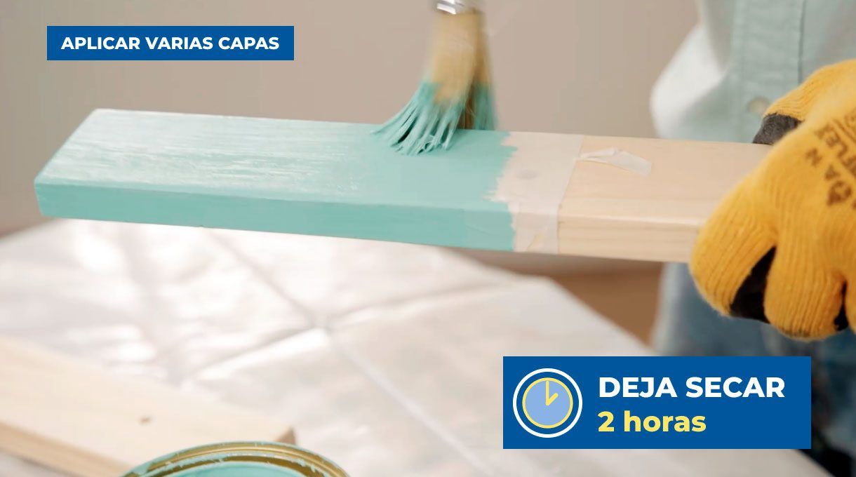 Pintado con esmalte al agua.