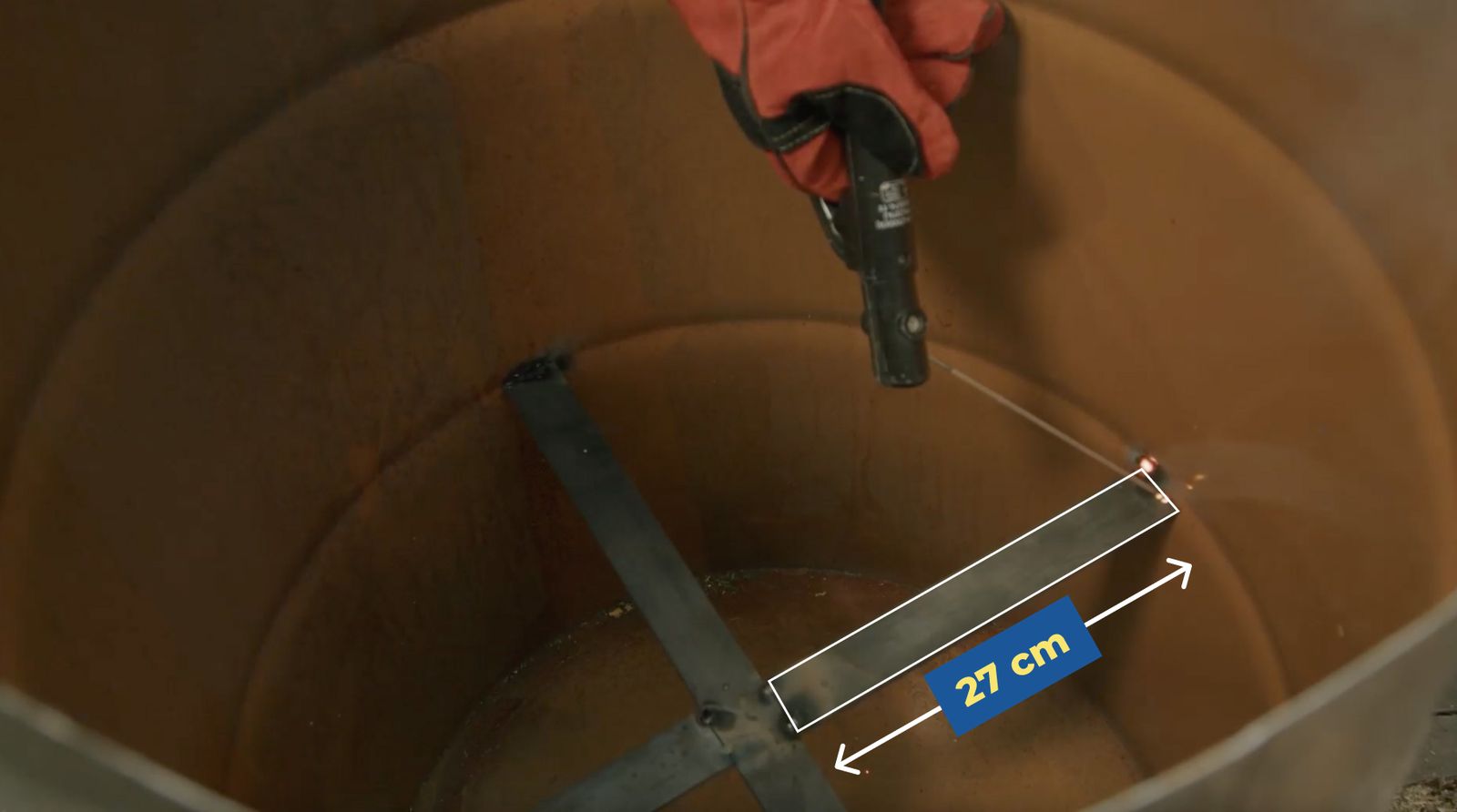 Soldadura de pletinas para hacer cruz al interior del tambor
