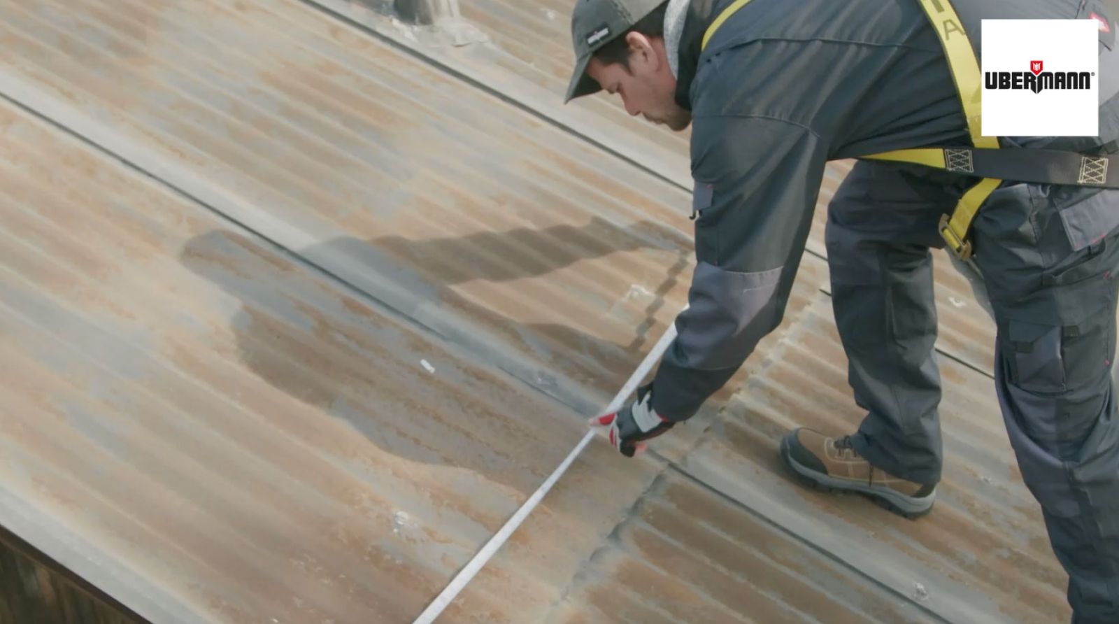 Medición del techo para instalar un panel solar