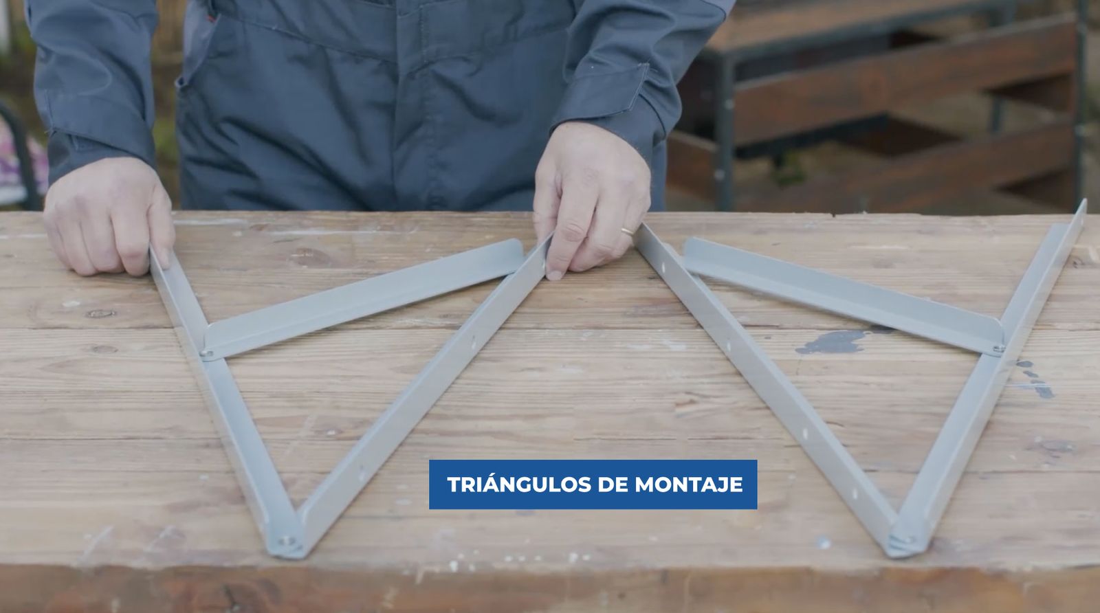 Triángulos de montaje para instalar un panel solar