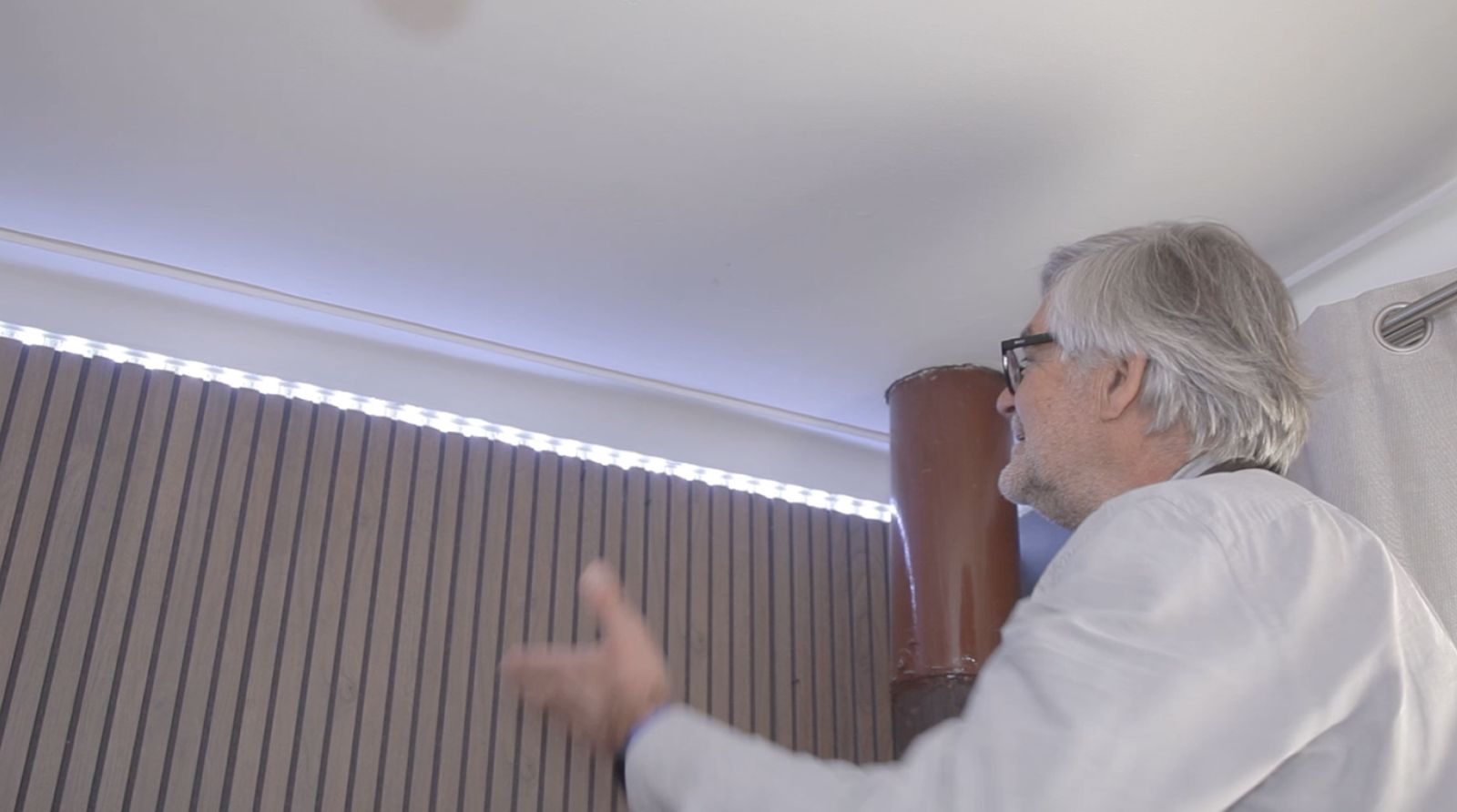 Iluminación con cintas led del cuarto gamer
