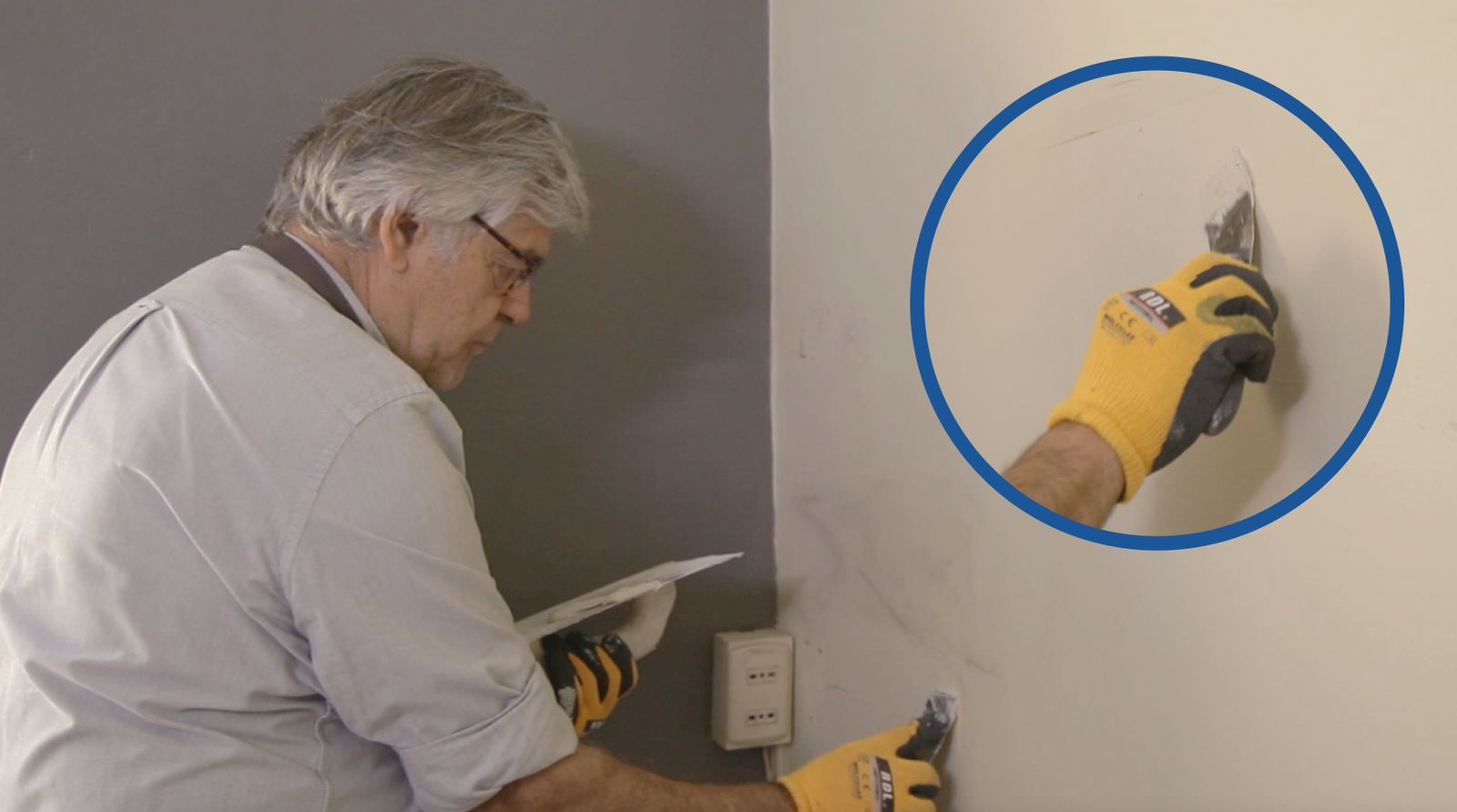 Aplicación de pasta muro con yeso en las paredes