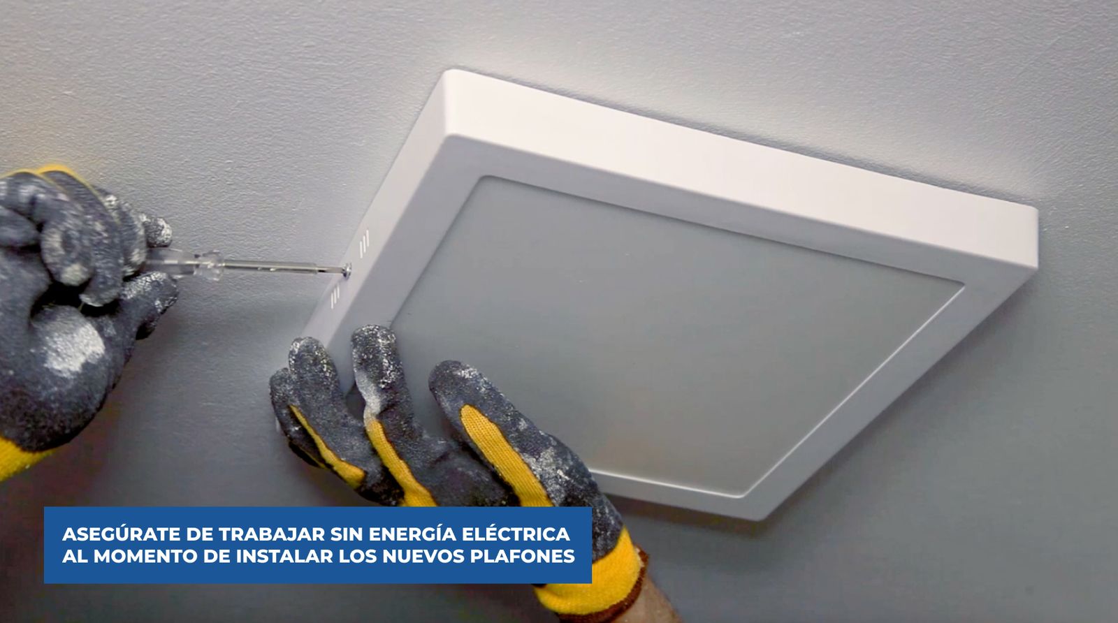 Instalación de luminarias nuevas