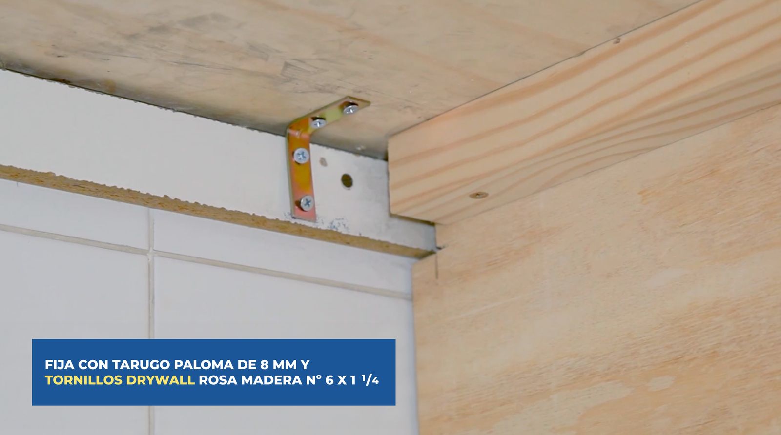 Fijación del mesón con escuadras a la pared