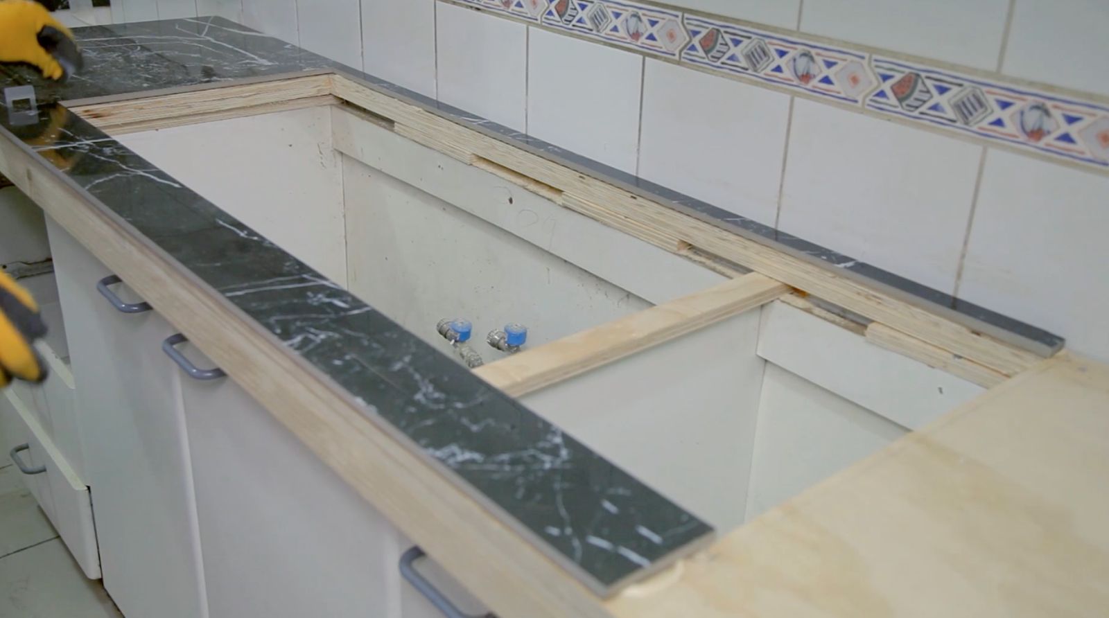 Armado de cubierta de porcelanato para mueble de lavaplatos