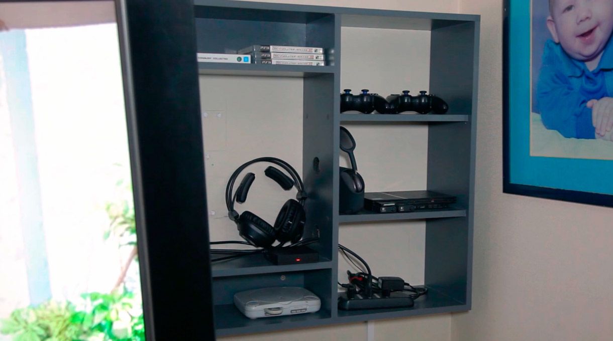 Mueble para tv con repisas interiores terminado