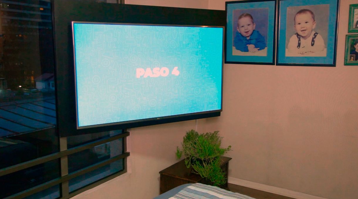 Mueble para tv con repisas interiores terminado