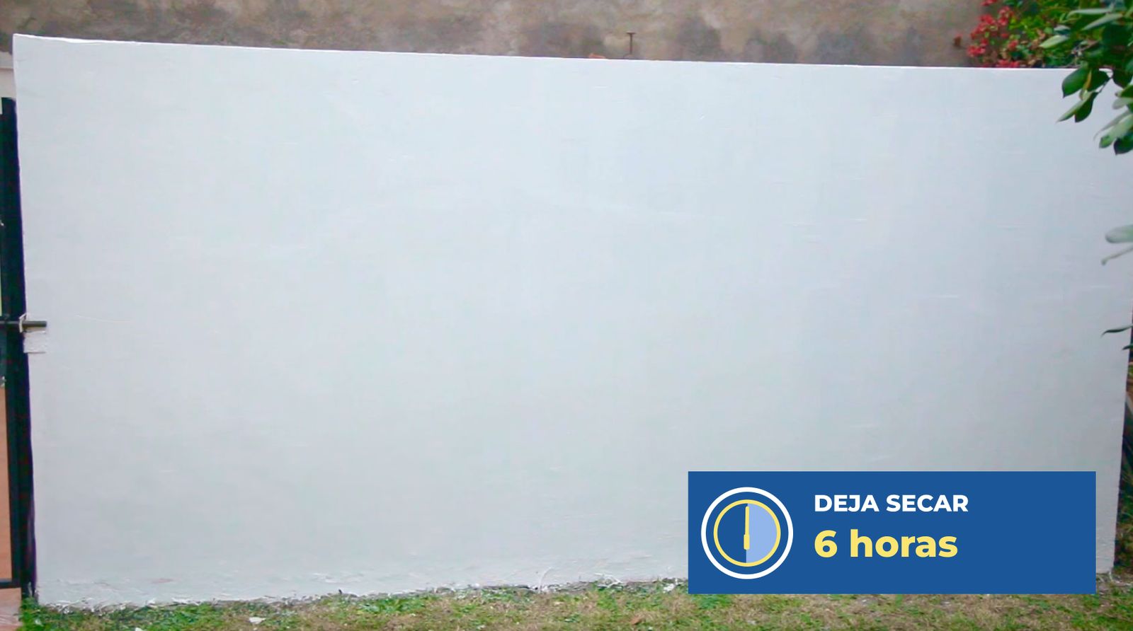 Secado de la pintura hidrorrepelente para humedad en pared exterior