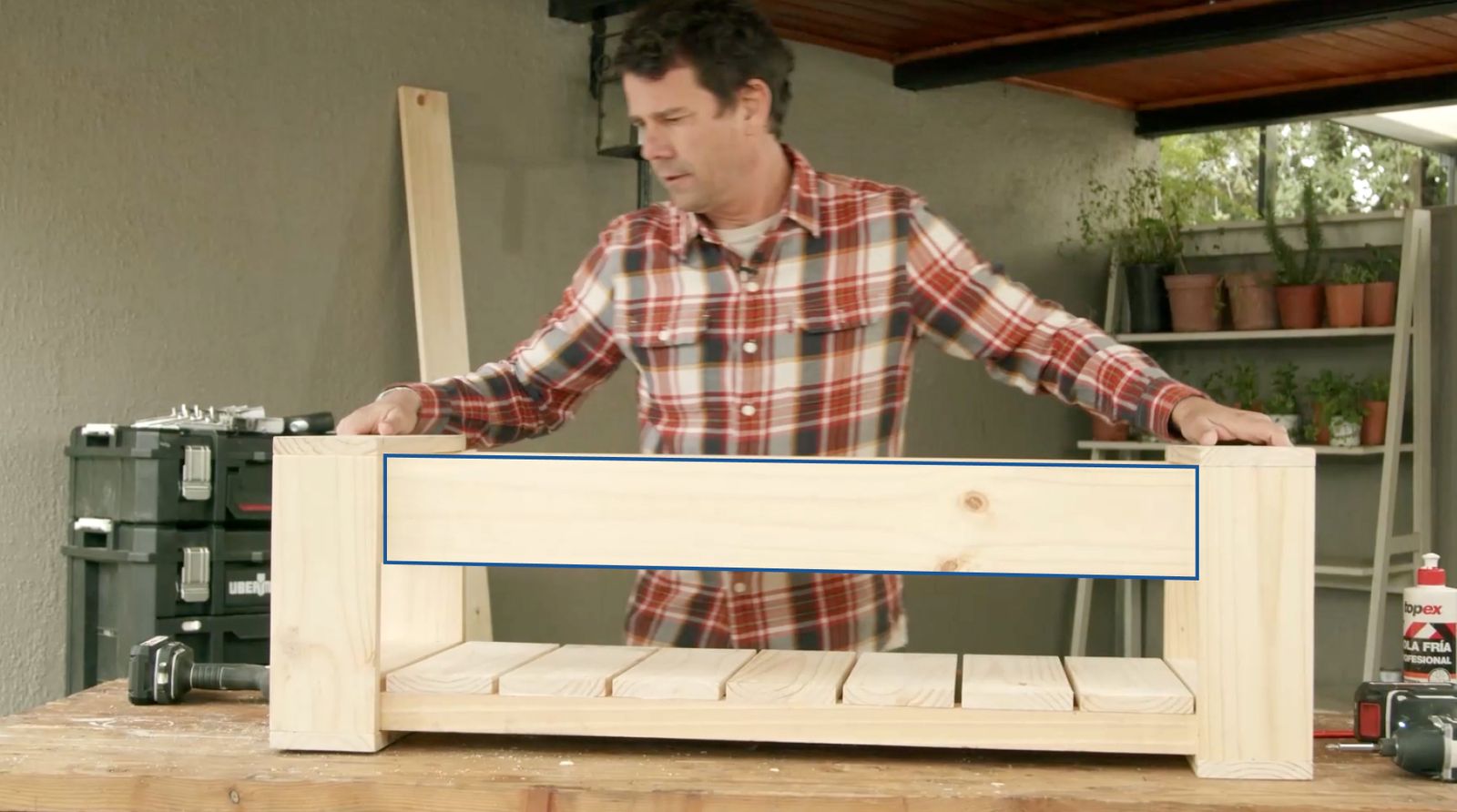 Trozo de 1 x 5" de canto en banco de madera