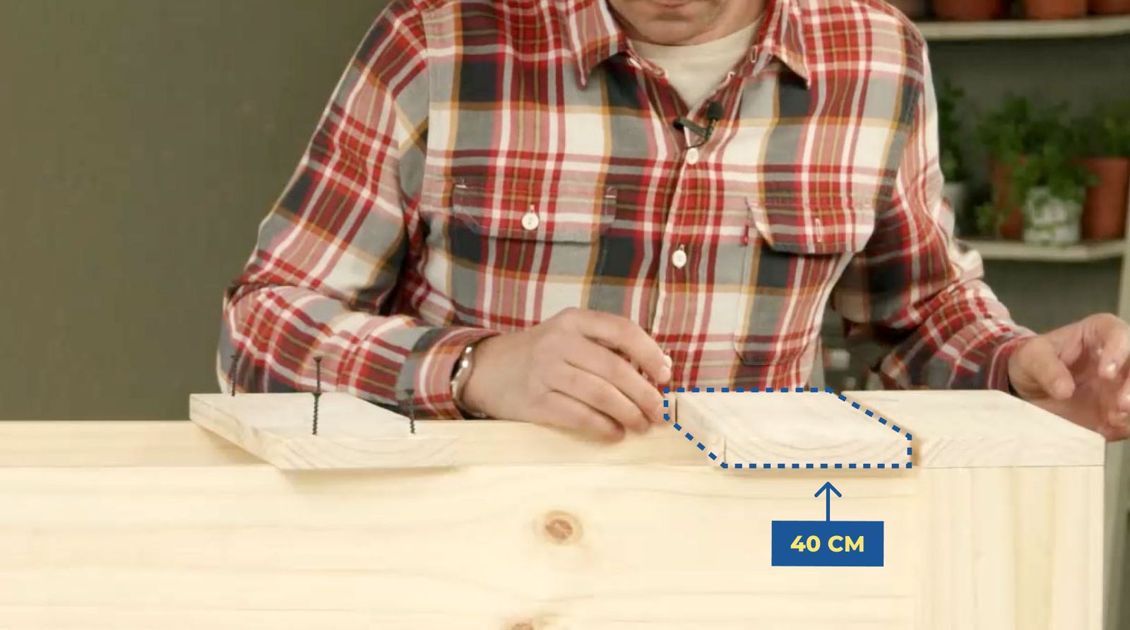Fijación de trozos de 40 cm para asiento del banco de madera