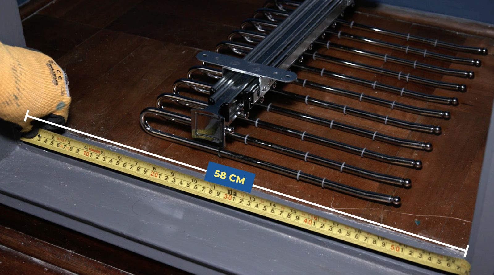 Ancho del lugar para colgador extensible