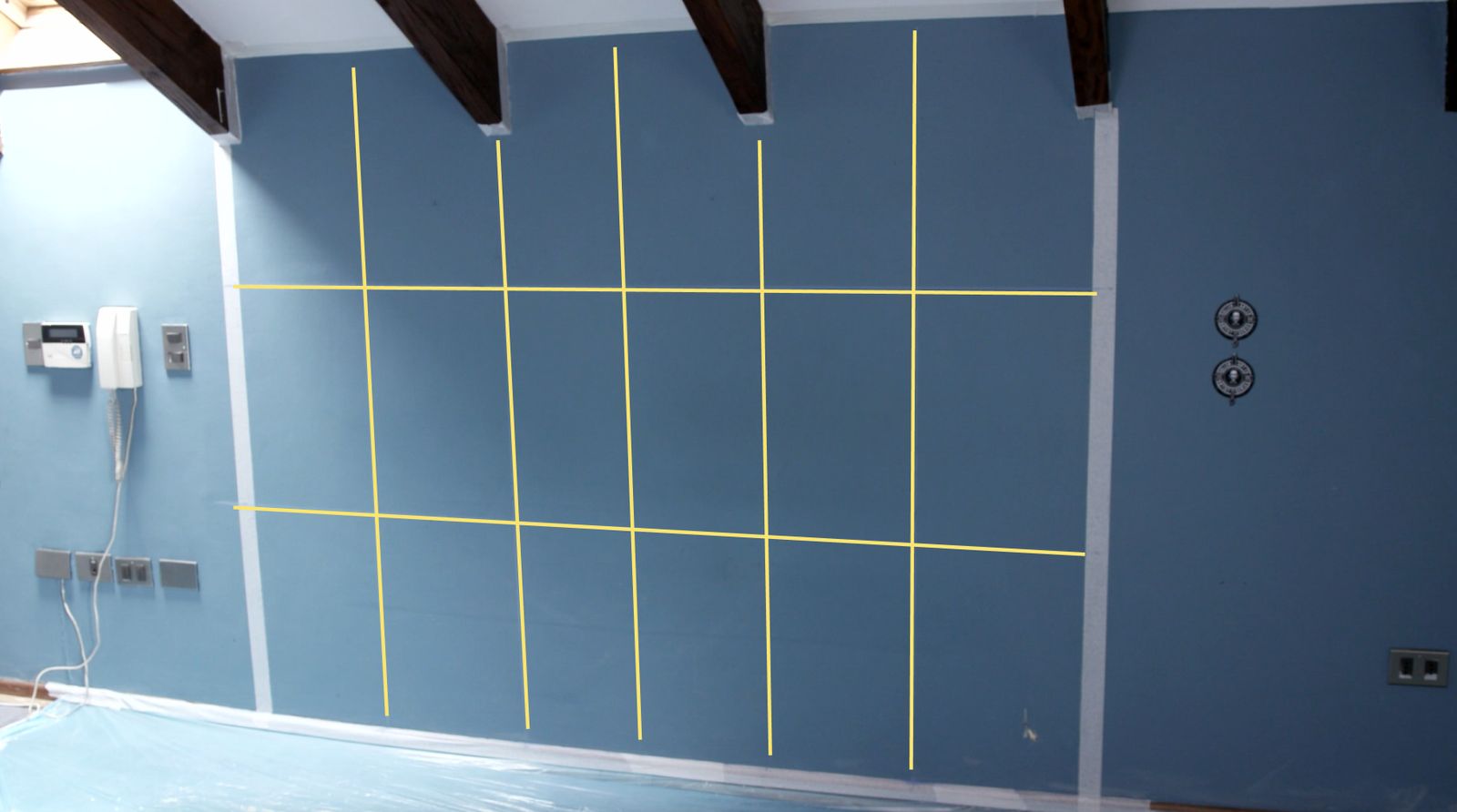 Se ve la cuadrícula del mural decorativo, ahora de 6 por 3
