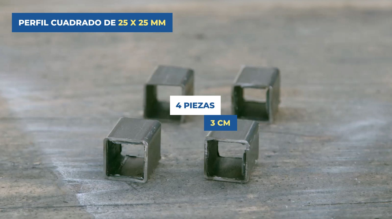 Se ven 4 piezas de perfil cuadrado de 25 x 25 mm