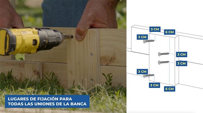 Una persona fija el soporte del banco multiuso con un desatornillador eléctrico y tornillos