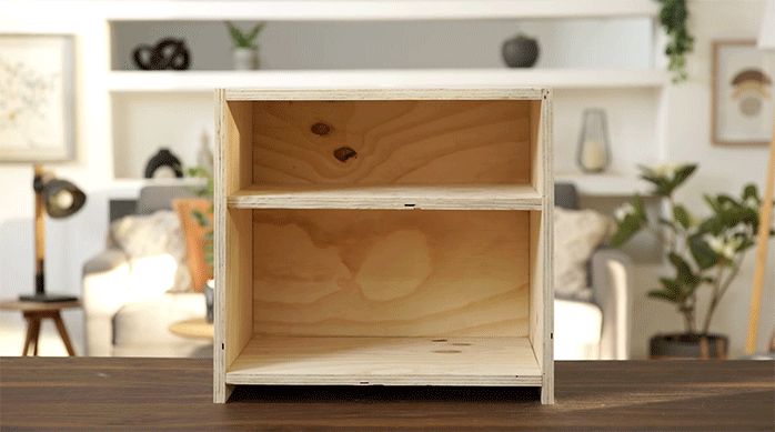 se ve la estructura del mueble ya construida.
