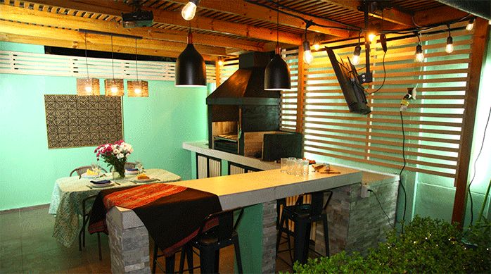 quincho recién remodelado con hermosos mesones nuevos de porcelanato.