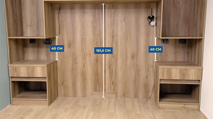 un clóset con veladores, percheros y cajones para la ropa, con gráficas que muestran las medidas del respaldo que queda a la vista.