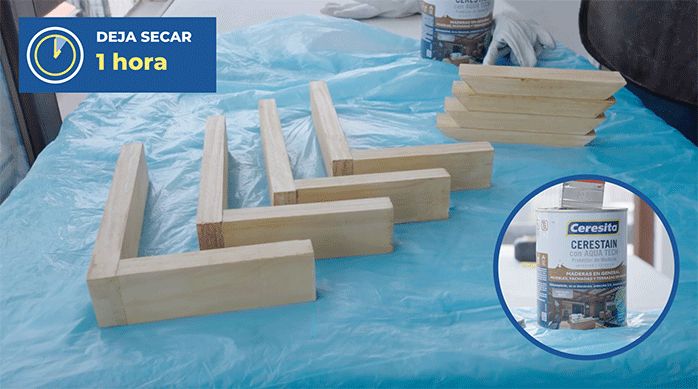 las 4 escuadras de madera que se necesitan para sostener las cubiertas del tocador.
