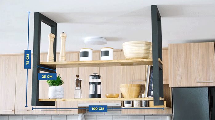 una repisa colgante en una cocina, con una gráficas que señalan las dimensiones de su largo, ancho y alto.