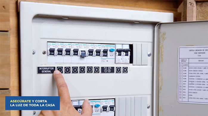 un tablero eléctrico de una casa.