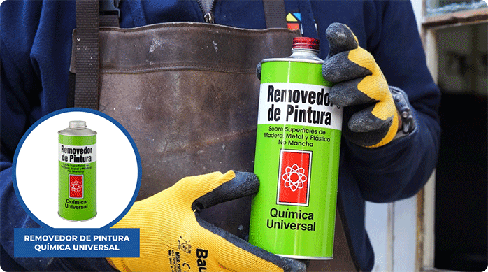 un hombre sostiene un tarro de removedor de pintura de la marca Química Universal.