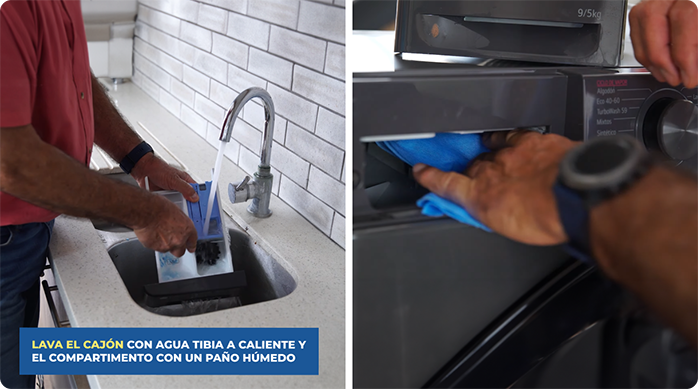 un hombre limpia el cajón del dispensador de detergente de una lavadora en un lavaplatos y pasa un trapo húmedo en el compartimento de la lavadora.