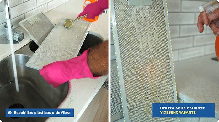un hombre aplica desengrasante en una rejilla de campana de cocina y luego la limpia con una escobilla plástica en un lavamanos.