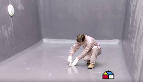 ¿Cómo elegir materiales para reparar piscinas de hormigón?