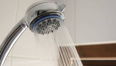 ¿Cómo limpiar el sarro de la ducha?