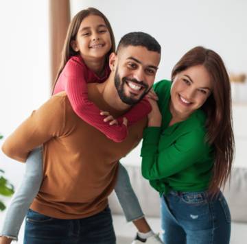 Casa, refugio. Familia con hija